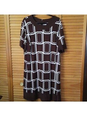 Dressbarn 60's Geometric Print Short Sleeve Shift Dress Size 22W